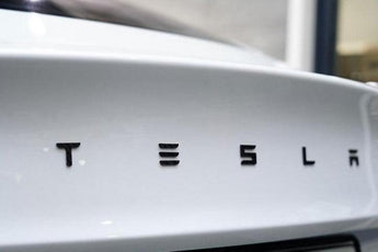 Black TESLA Letters Emblem - EVMIZE